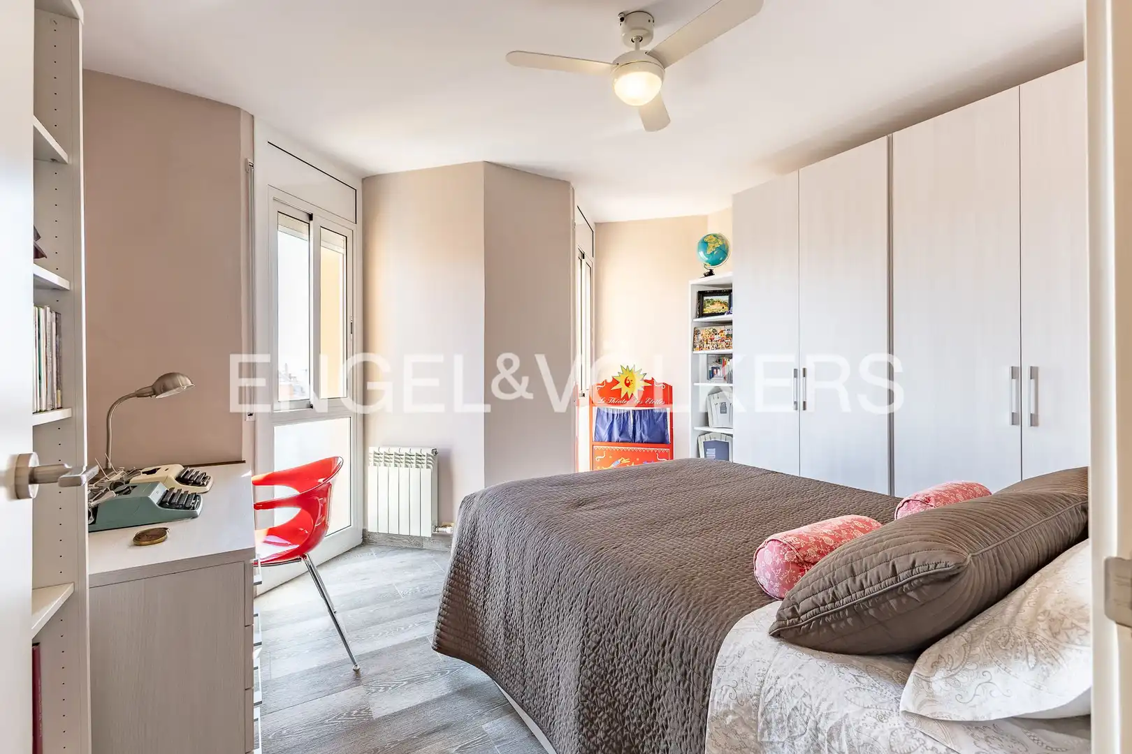 Habitación de Piso en venta en Sabadell con Aire acondicionado, Calefacción y Jardín privado
