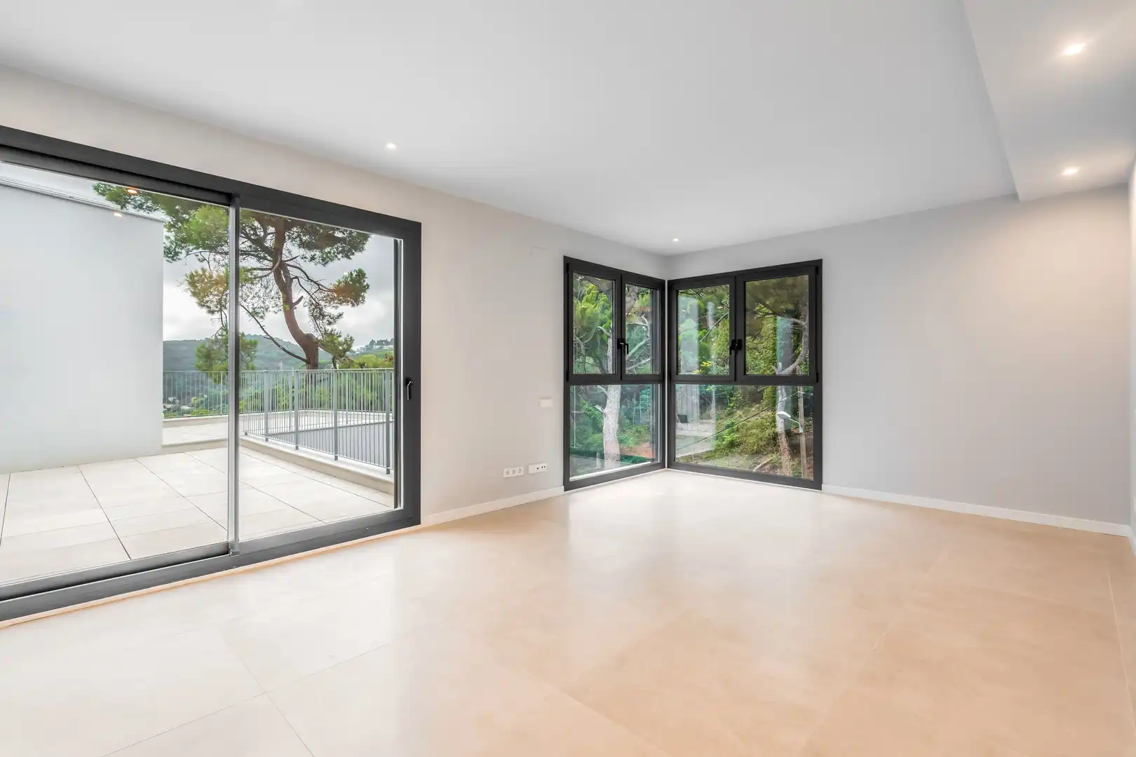 Sala de estar de Casa o chalet en venta en Barcelona con Aire acondicionado, Calefacción y Jardín privado