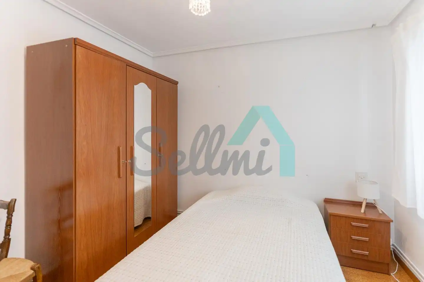 Schlafzimmer von Wohnung zur Miete in Oviedo  mit Heizung, Parkett und Terrasse