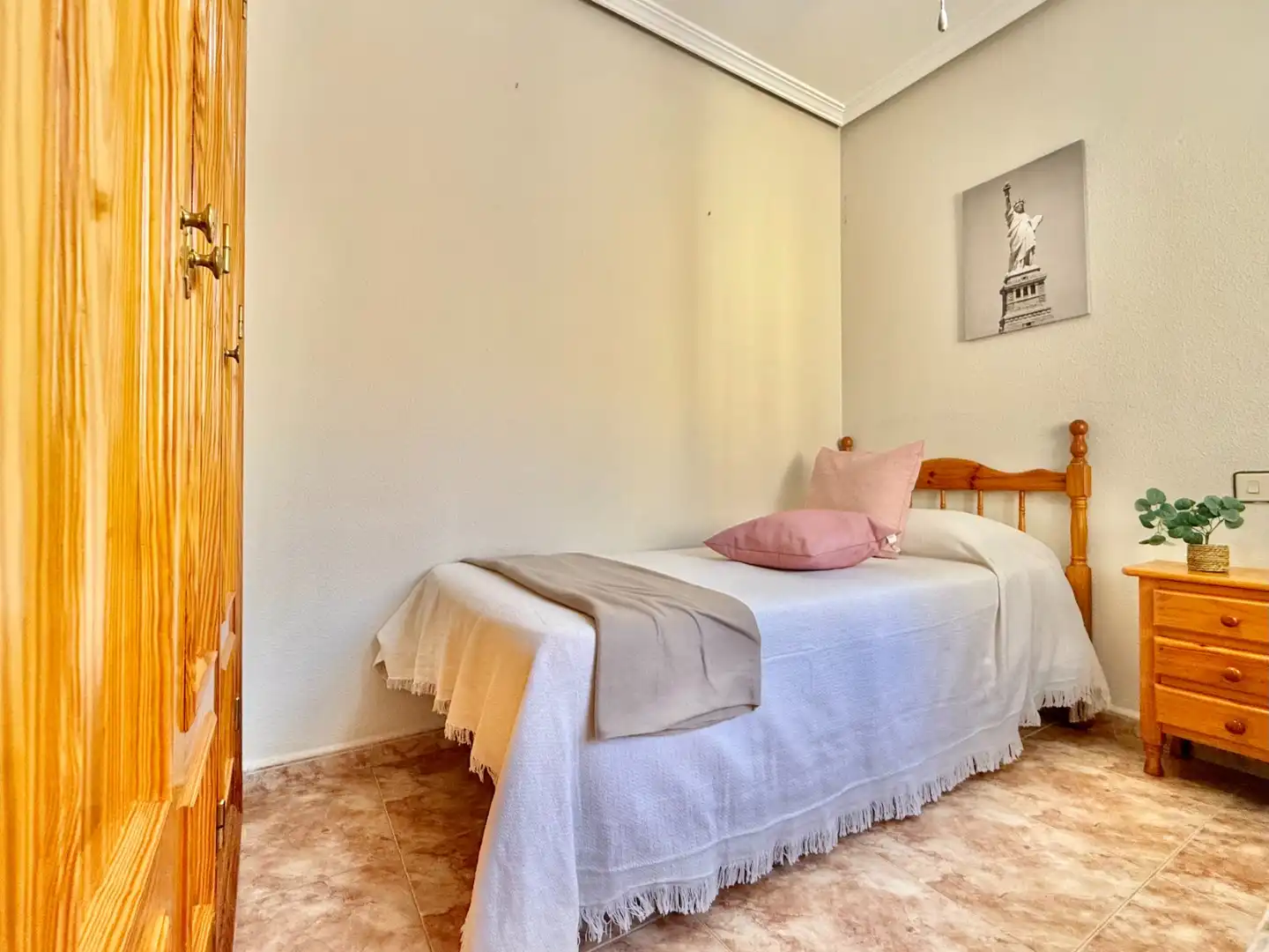 Dormitori de Casa o xalet en venda en San Pedro del Pinatar amb Jardí privat, Terrassa i Rentadora