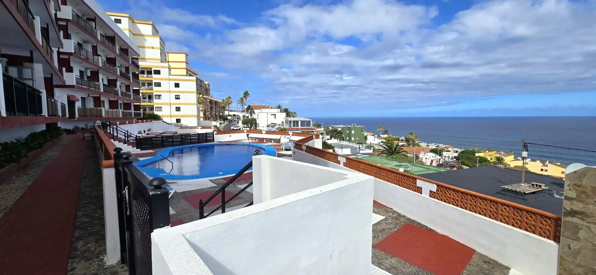 Vista exterior de Piso en venta en San Cristóbal de la Laguna con Balcón y Piscina comunitaria