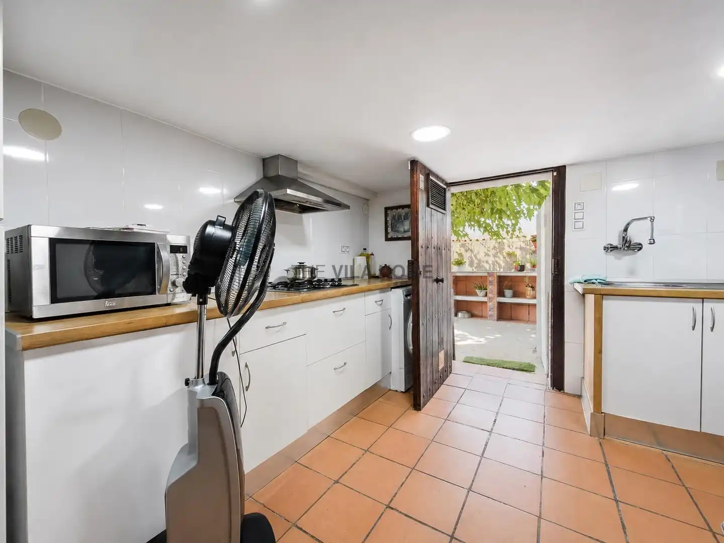 Cocina de Casa o chalet en venta en Vilanova i la Geltrú con Aire acondicionado, Calefacción y Jardín privado