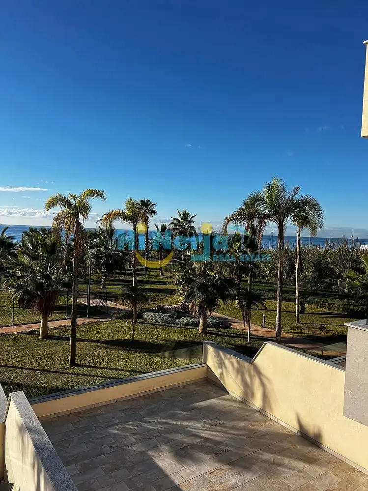 Apartment with pool for sale in Almayate, imagen 2
