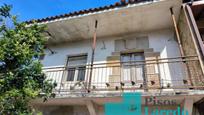 Vista exterior de Casa o xalet en venda en Voto amb Jardí privat, Parquet i Terrassa