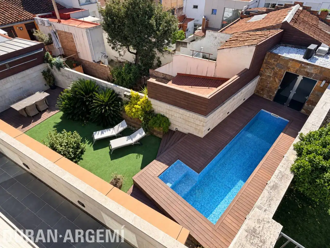 Piscina de Casa o xalet en venda en Terrassa amb Aire condicionat, Calefacció i Jardí privat