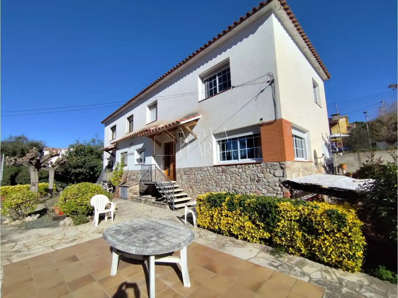Vista exterior de Casa o xalet en venda en L'Ametlla del Vallès amb Calefacció, Jardí privat i Terrassa
