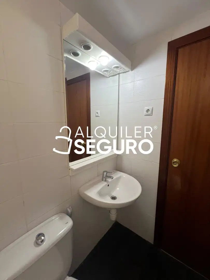 Bathroom of Houses for rent in Tres Cantos  with Heating, Storage room and Swimming Pool