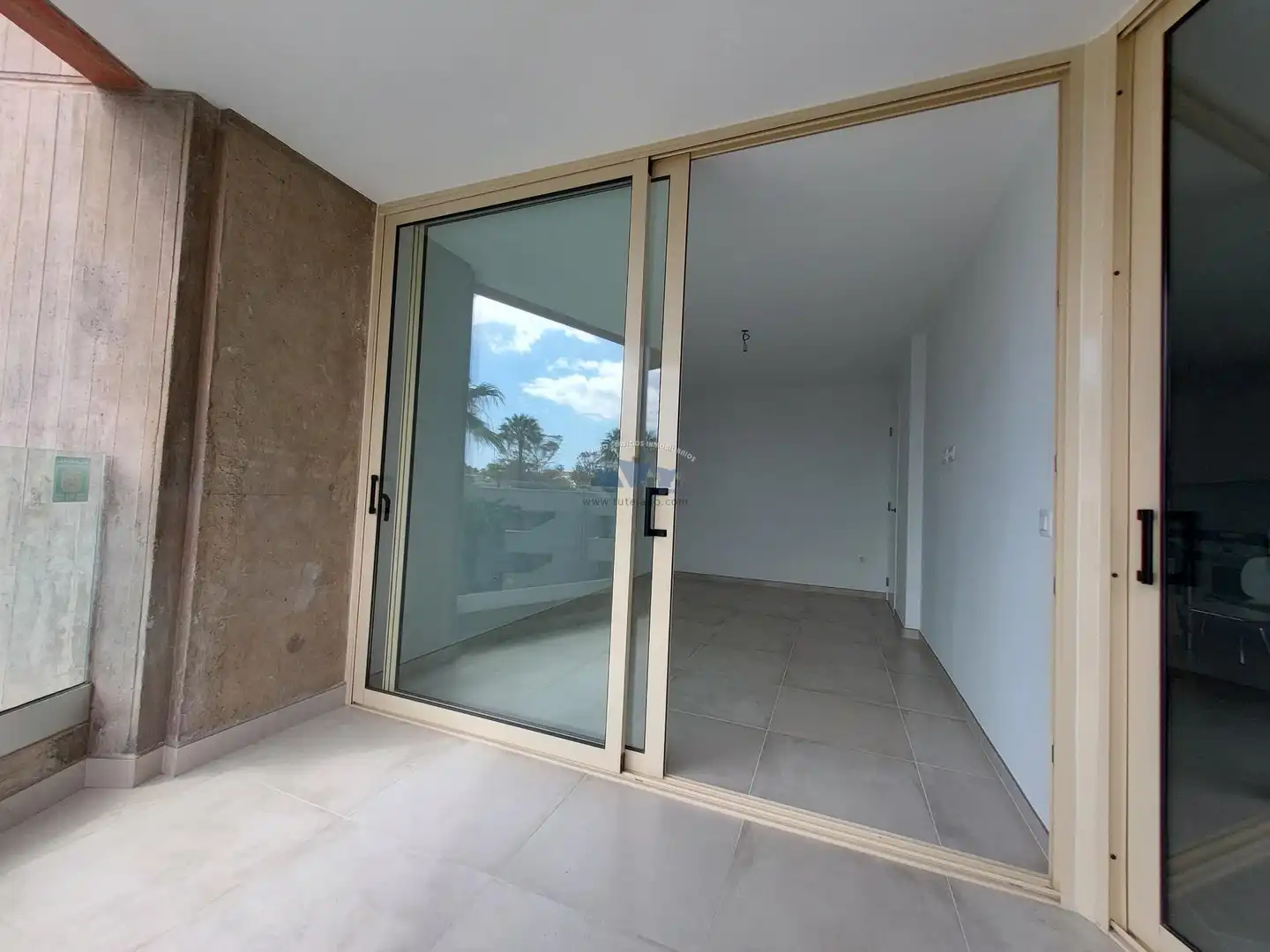Terraza de Piso en venta en Arona con Piscina comunitaria