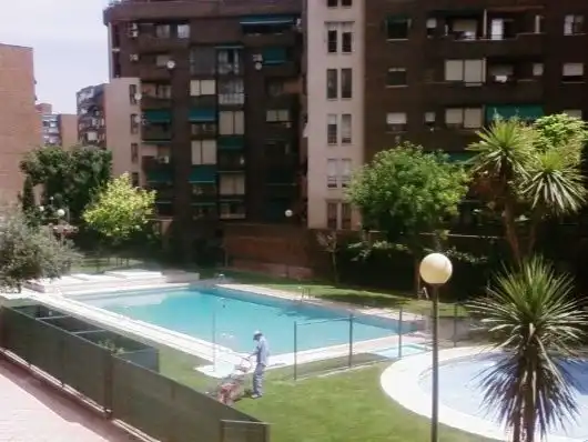 Piscina de Pis de lloguer en Leganés amb Aire condicionat, Calefacció i Jardí privat