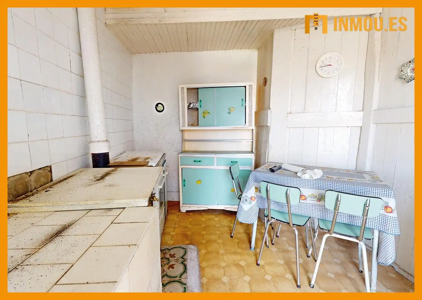 Küche von Einfamilien-Reihenhaus zum Verkauf in Celanova mit Privatgarten
