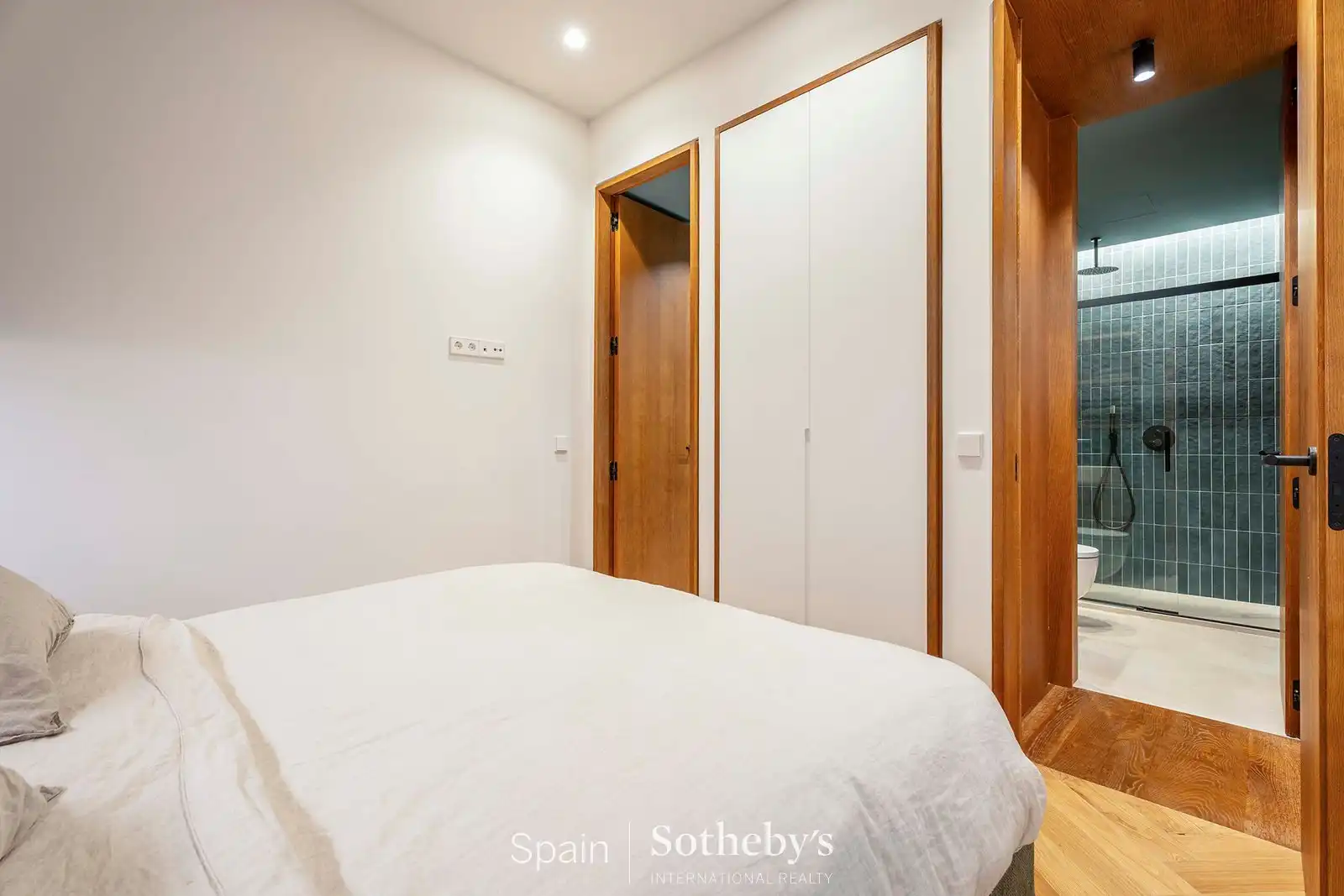 Bedroom of Apartments for sale in Madrid  with Air Conditioner and Heating