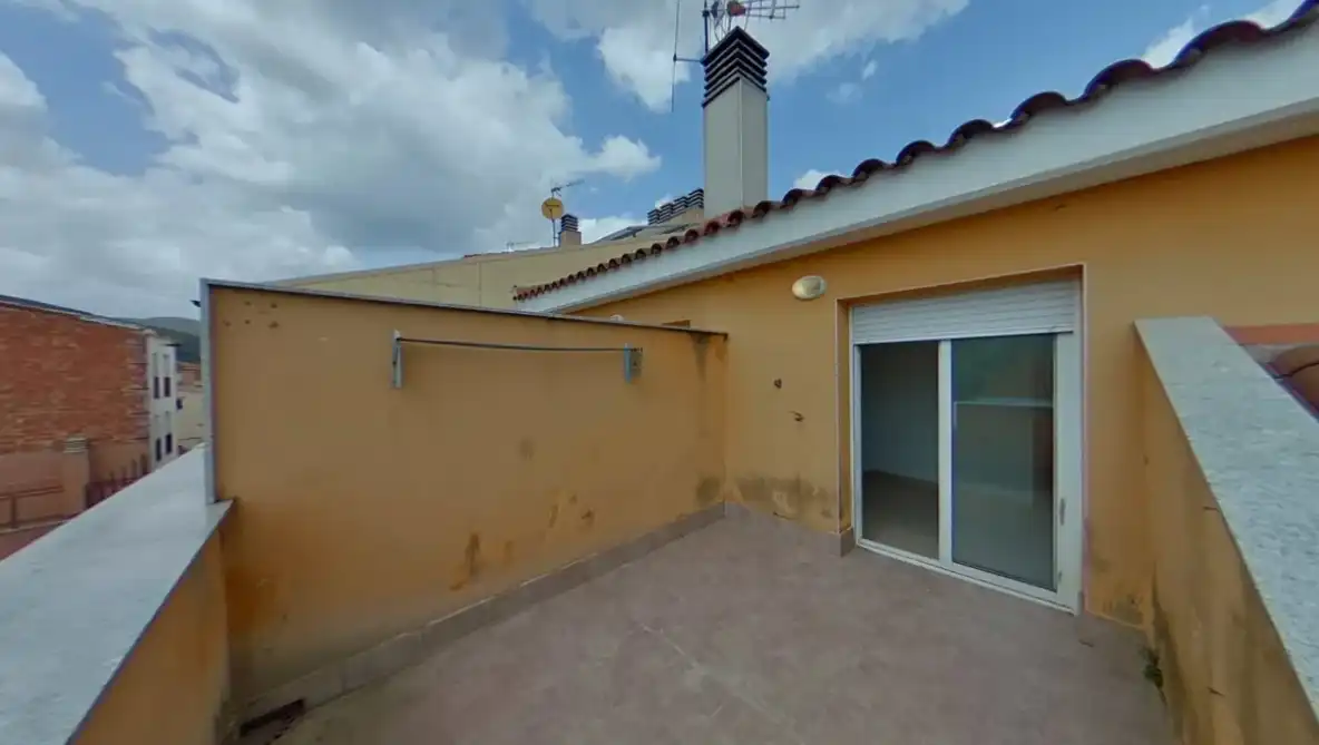 Vista exterior de Dúplex en venta en Torrelles de Foix con Terraza y Balcón