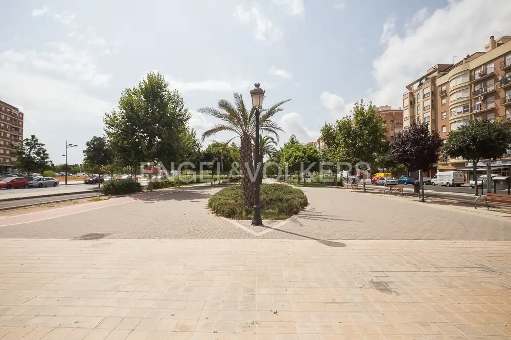 Exterior view of Flat for rent in Valencia  with Air Conditioner, Heating and Parquet flooring