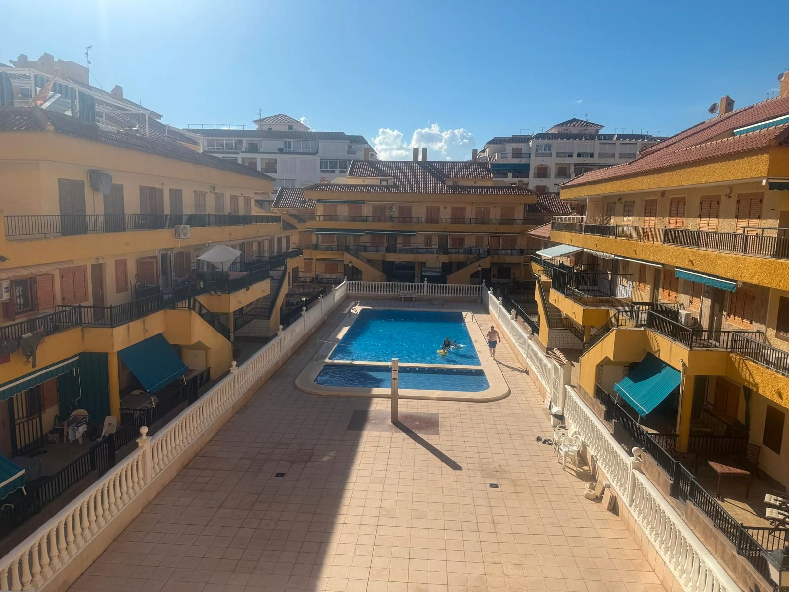 Piscina de Estudi en venda en Torrevieja amb Moblat