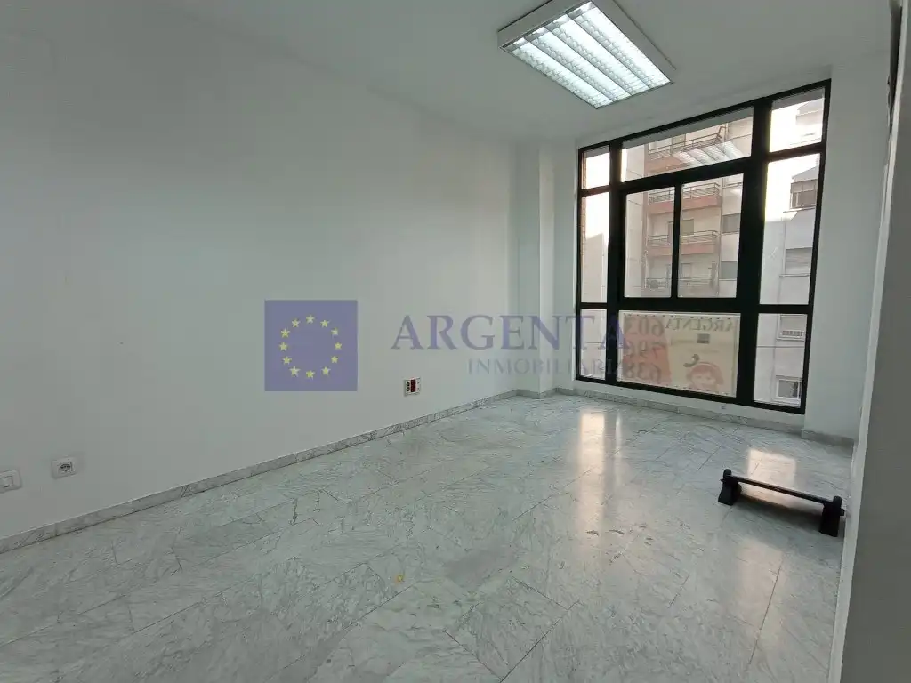 Oficina amb ascensor en venda a Centro, imagen 4