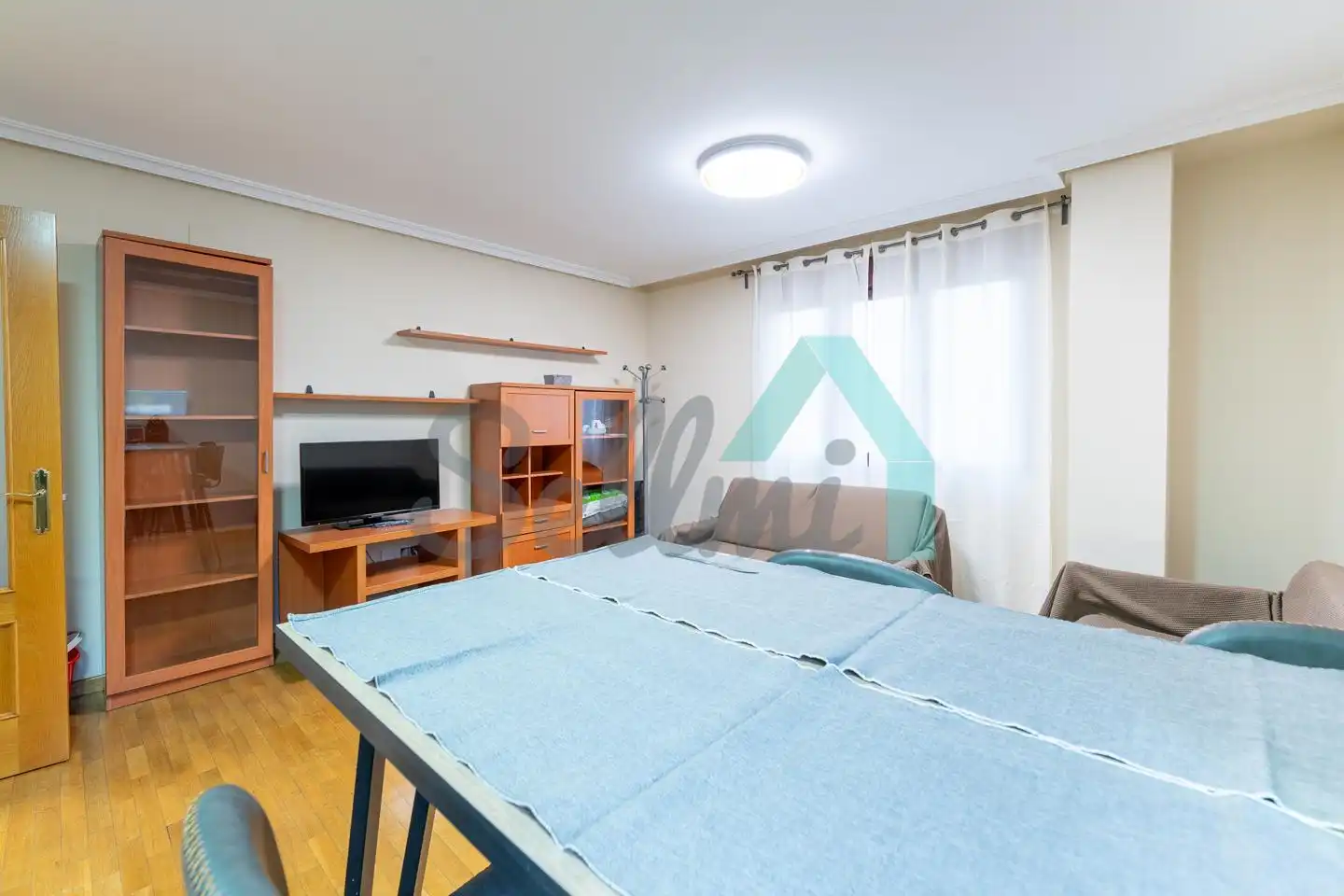 Bedroom of Flat for rent in Oviedo   with Heating, Parquet flooring and Furnished