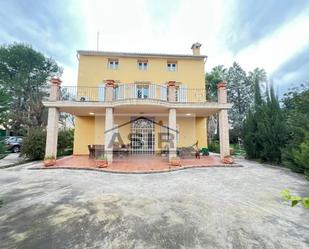 Vista exterior de Casa o xalet en venda en Carcaixent amb Jardí privat, Terrassa i Piscina