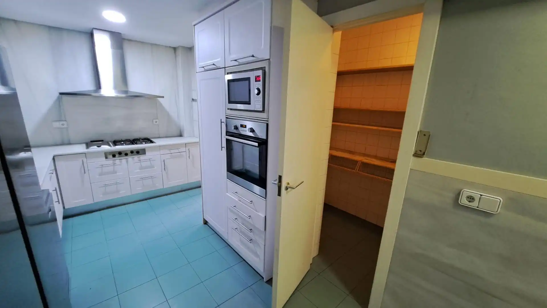 Cocina de Piso en venta en Valencia con Aire acondicionado, Calefacción y Jardín privado