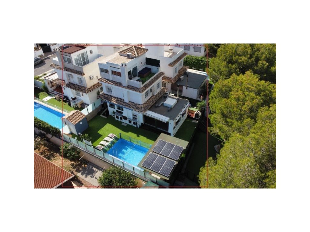 Piscina de Casa o xalet en venda en Orihuela amb Jardí privat, Terrassa i Piscina