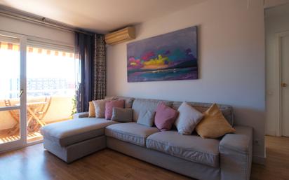 Living room of Flat for sale in  Barcelona Capital  with Air Conditioner, Heating and Parquet flooring