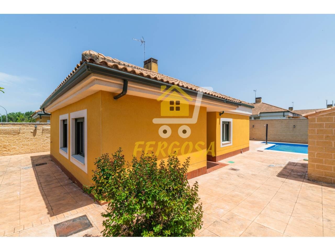 Exterior view of Single-family semi-detached for sale in Escalona  with Heating, Private garden and Terrace