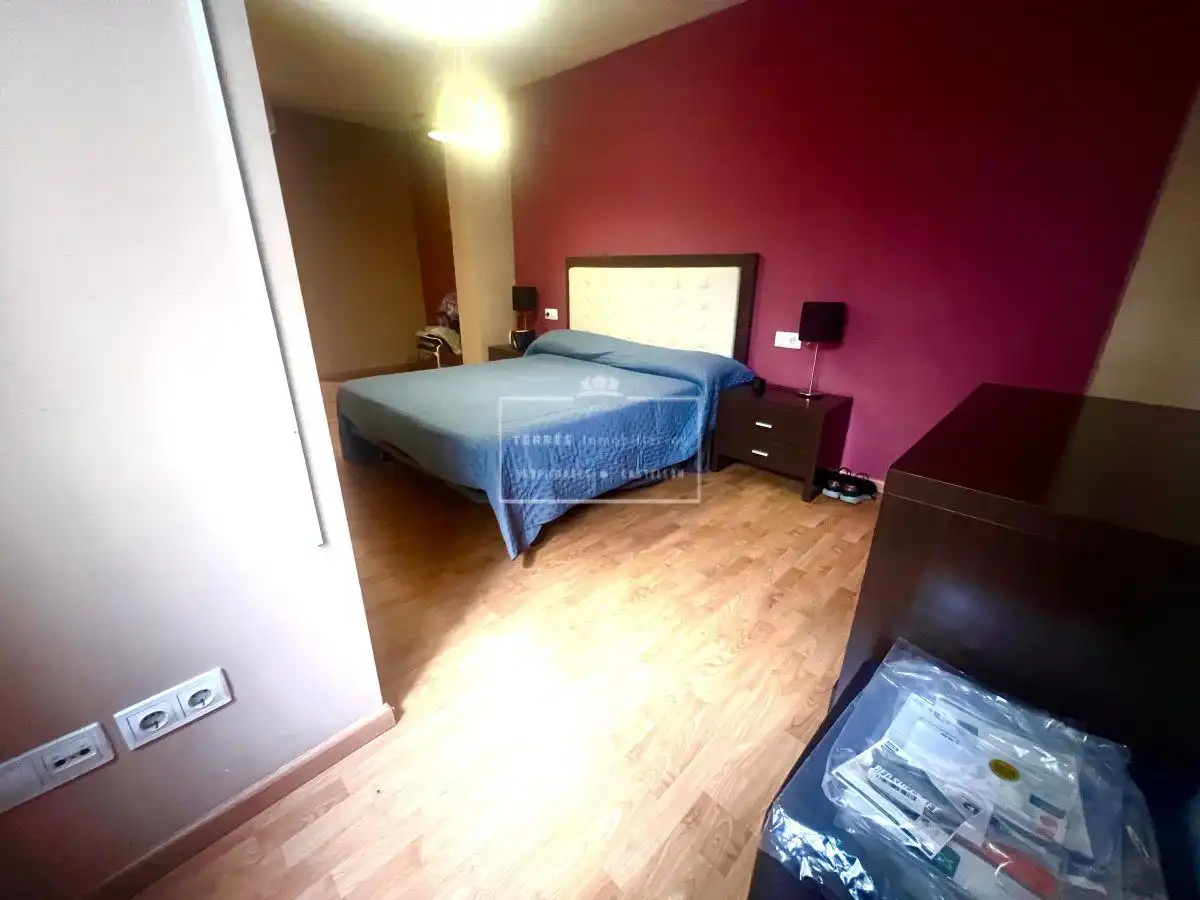 Habitación de Piso en venta en Castellón de la Plana / Castelló de la Plana con Aire acondicionado, Calefacción y Terraza