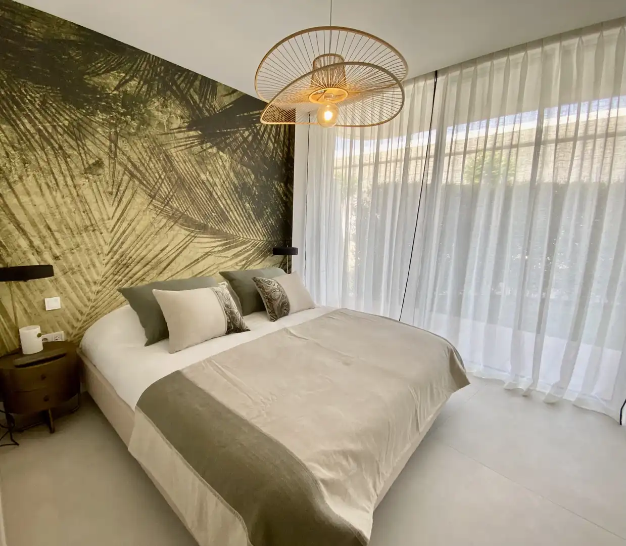 Habitación de Planta baja de alquiler en Estepona con Calefacción, Jardín privado y Terraza