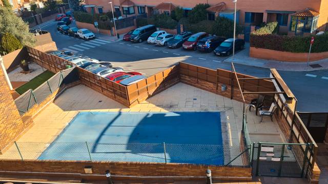 Casa-chalet en Alquiler en Calle de la Bahía de Santander, 72 F en Corralejos - Campo de las Naciones