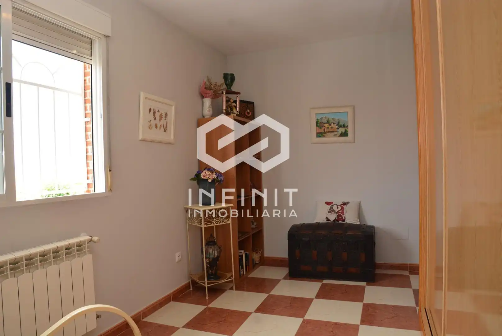 Dormitori de Casa adosada en venda en Torrejón del Rey amb Calefacció, Jardí privat i Terrassa