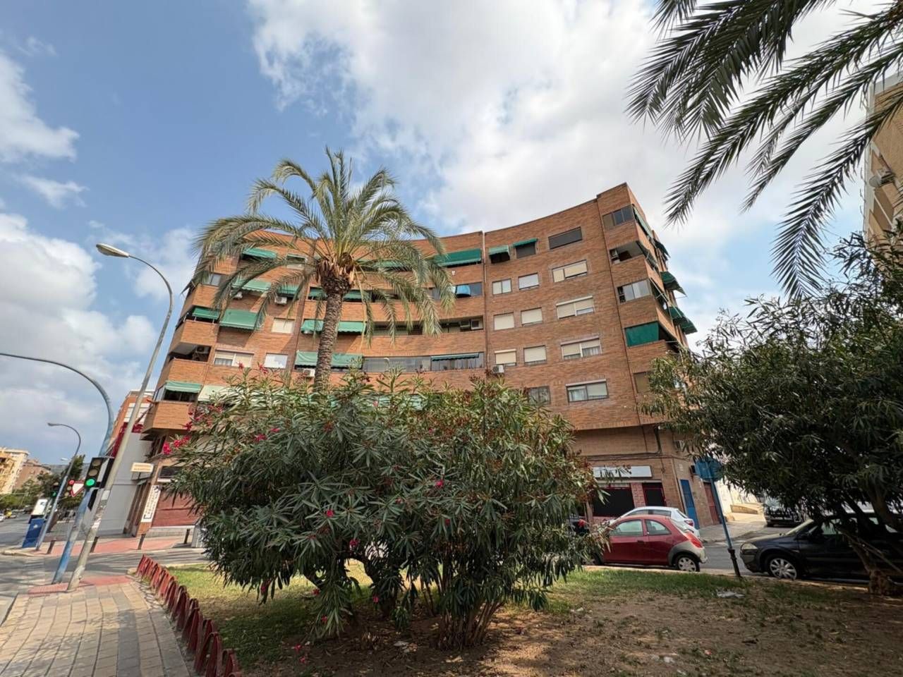 Vista exterior de Pis en venda en Alicante / Alacant amb Aire condicionat, Calefacció i Terrassa