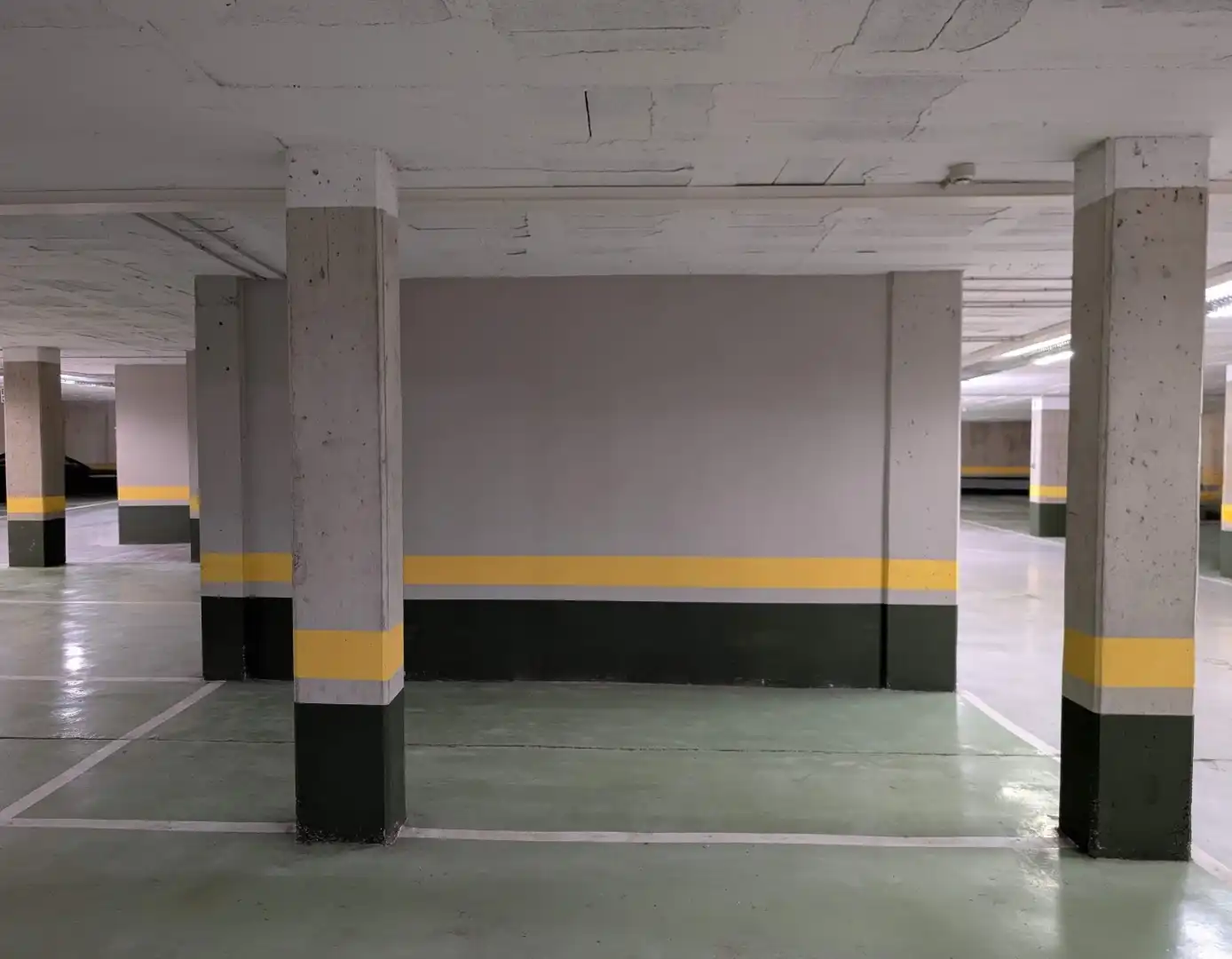Parking of Garage for rent in Girona