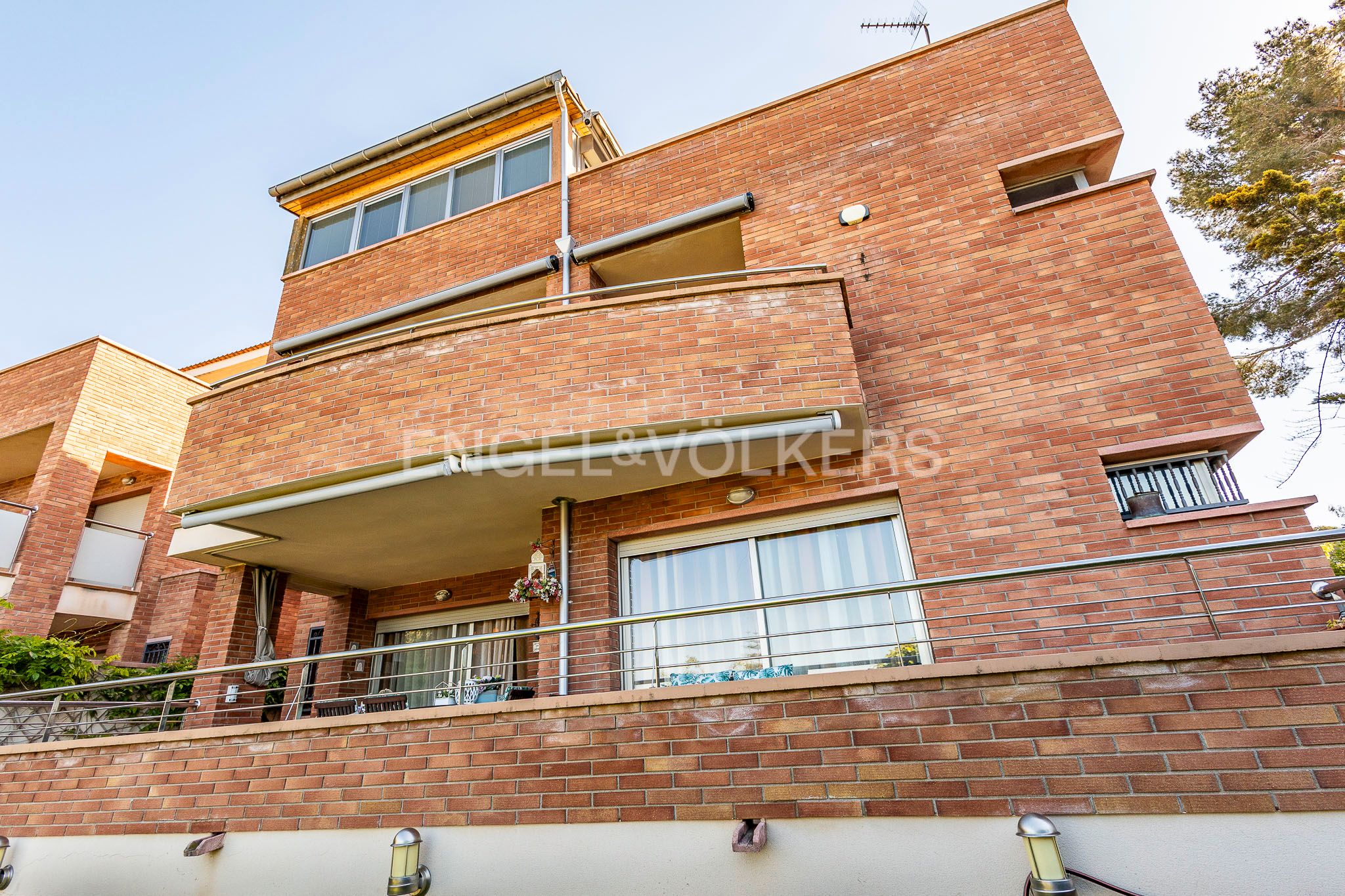 Vista exterior de Casa o xalet en venda en  Tarragona Capital amb Aire condicionat, Calefacció i Jardí privat