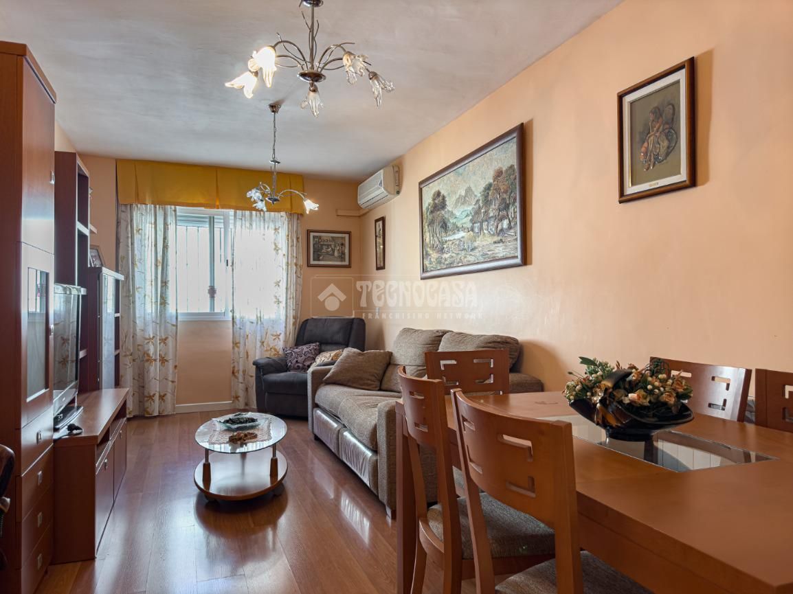 Wohnzimmer von Wohnung zum verkauf in Cúllar Vega mit Möbliert und Balkon