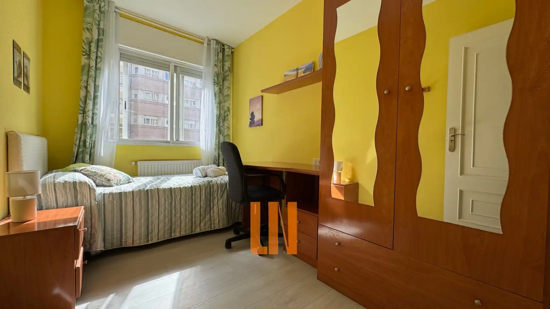 Habitación de Piso en venta en Lugo con Calefacción, Trastero y Horno