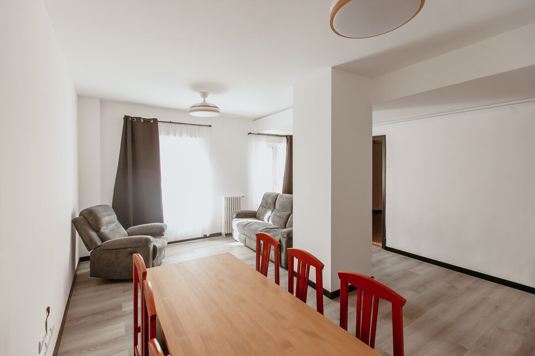 Sala de estar de Piso de alquiler en  Huesca Capital con Calefacción y Trastero