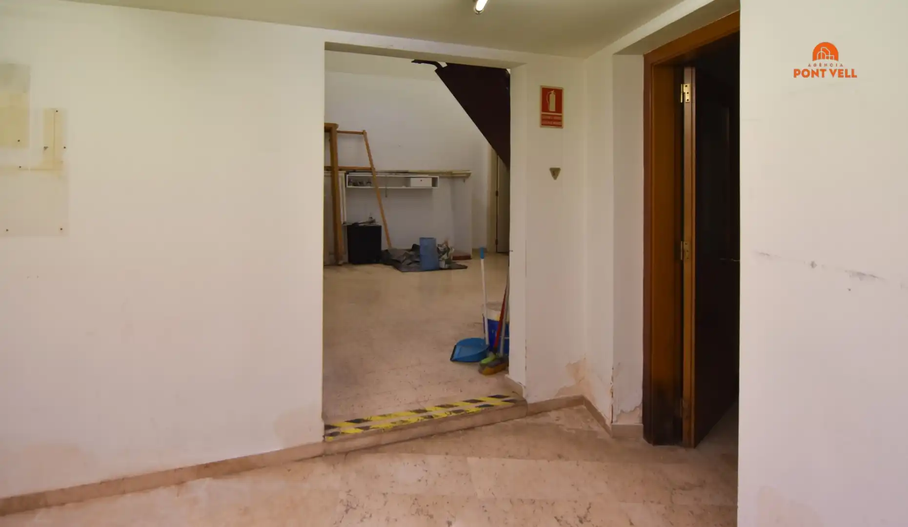 Local commercial à louer à La Bisbal d'Empordà, imagen 29