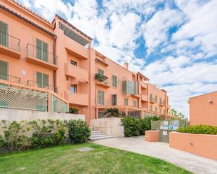 Vista exterior de Apartament en venda en Sotogrande amb Aire condicionat, Jardí privat i Terrassa