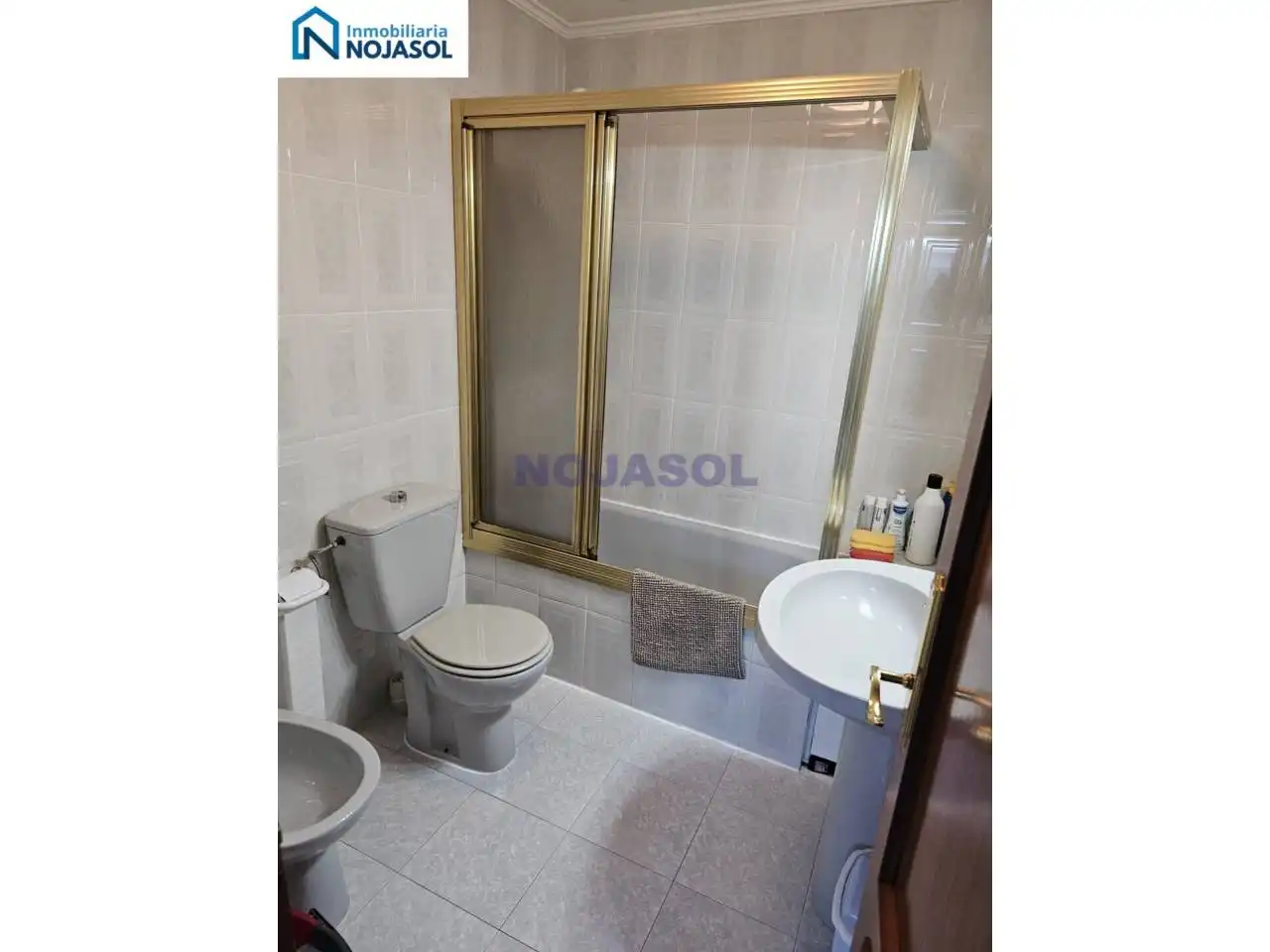 Bany de Apartament en venda en Noja amb Calefacció, Terrassa i Moblat