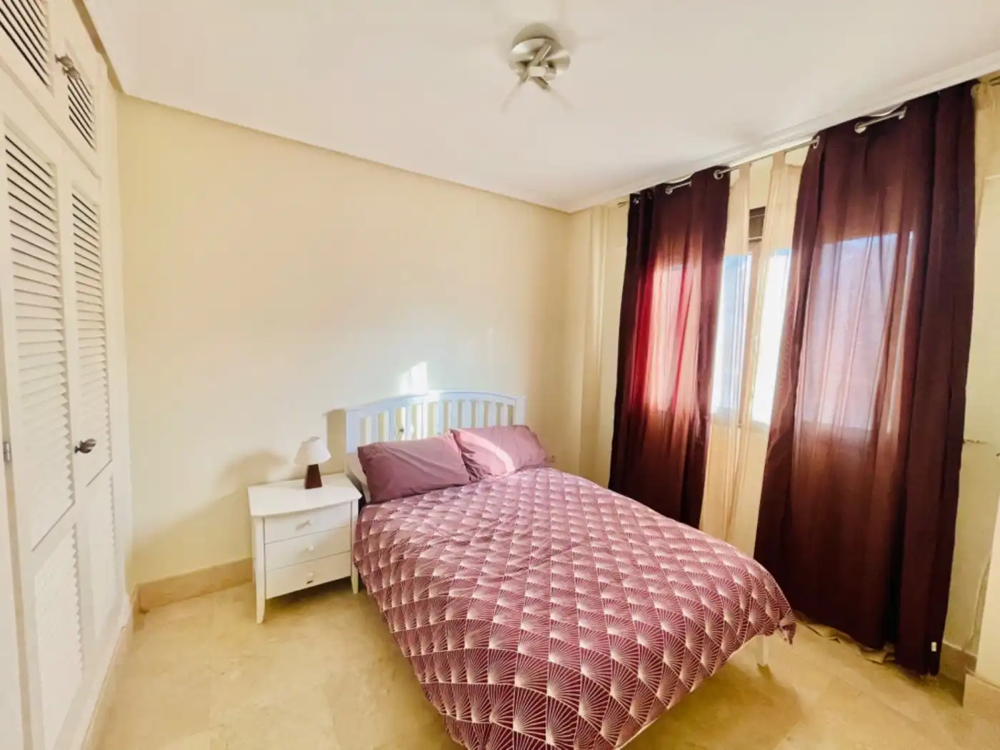 Schlafzimmer von Wohnung zur Miete in Sotogrande mit Klimaanlage, Terrasse und Möbliert