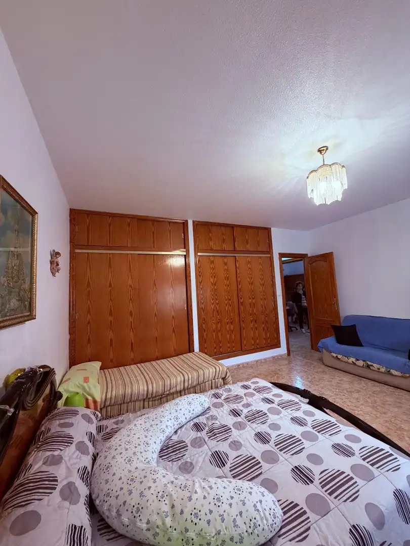 Dormitori de Casa o xalet en venda en Crevillent