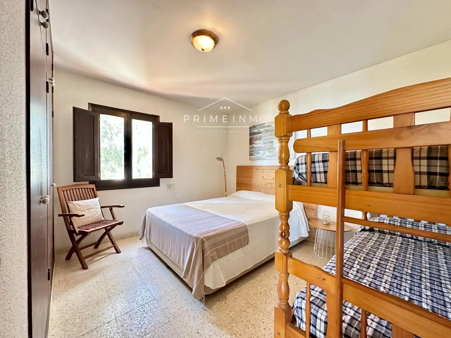 Habitación de Casa o chalet en venta en Vandellòs i l'Hospitalet de l'Infant con Terraza, Amueblado y Alarma
