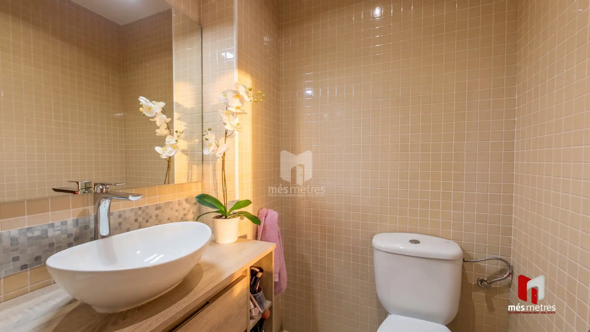 Bathroom of Houses for sale in El Masnou  with Heating, Private garden and Storage room