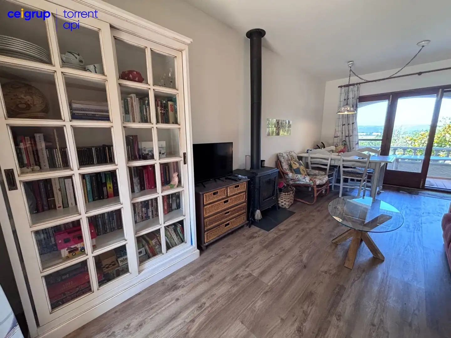 Sala d'estar de Casa adosada en venda en Bellcaire d'Empordà amb Aire condicionat, Terrassa i Traster