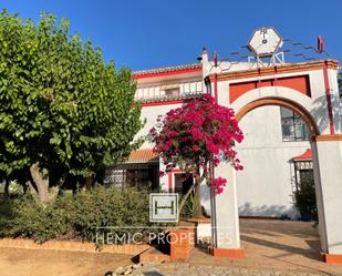 Vista exterior de Finca rústica en venda en Villanueva del Ariscal amb Aire condicionat, Calefacció i Jardí privat