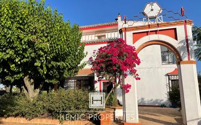 Vista exterior de Finca rústica en venda en Villanueva del Ariscal amb Aire condicionat, Terrassa i Piscina