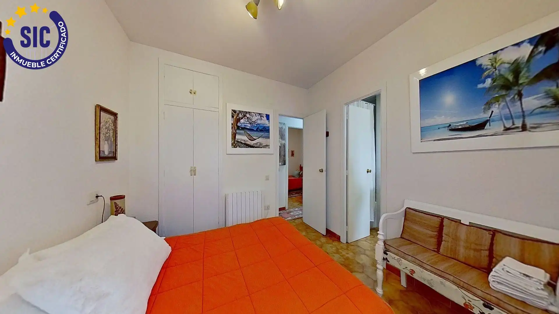 Dormitori de Casa o xalet en venda en Chiva amb Jardí privat, Terrassa i Traster