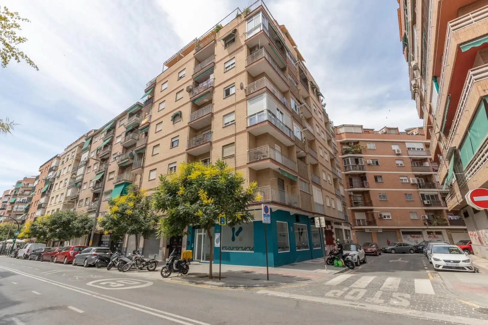 Vista exterior de Pis en venda en Granada