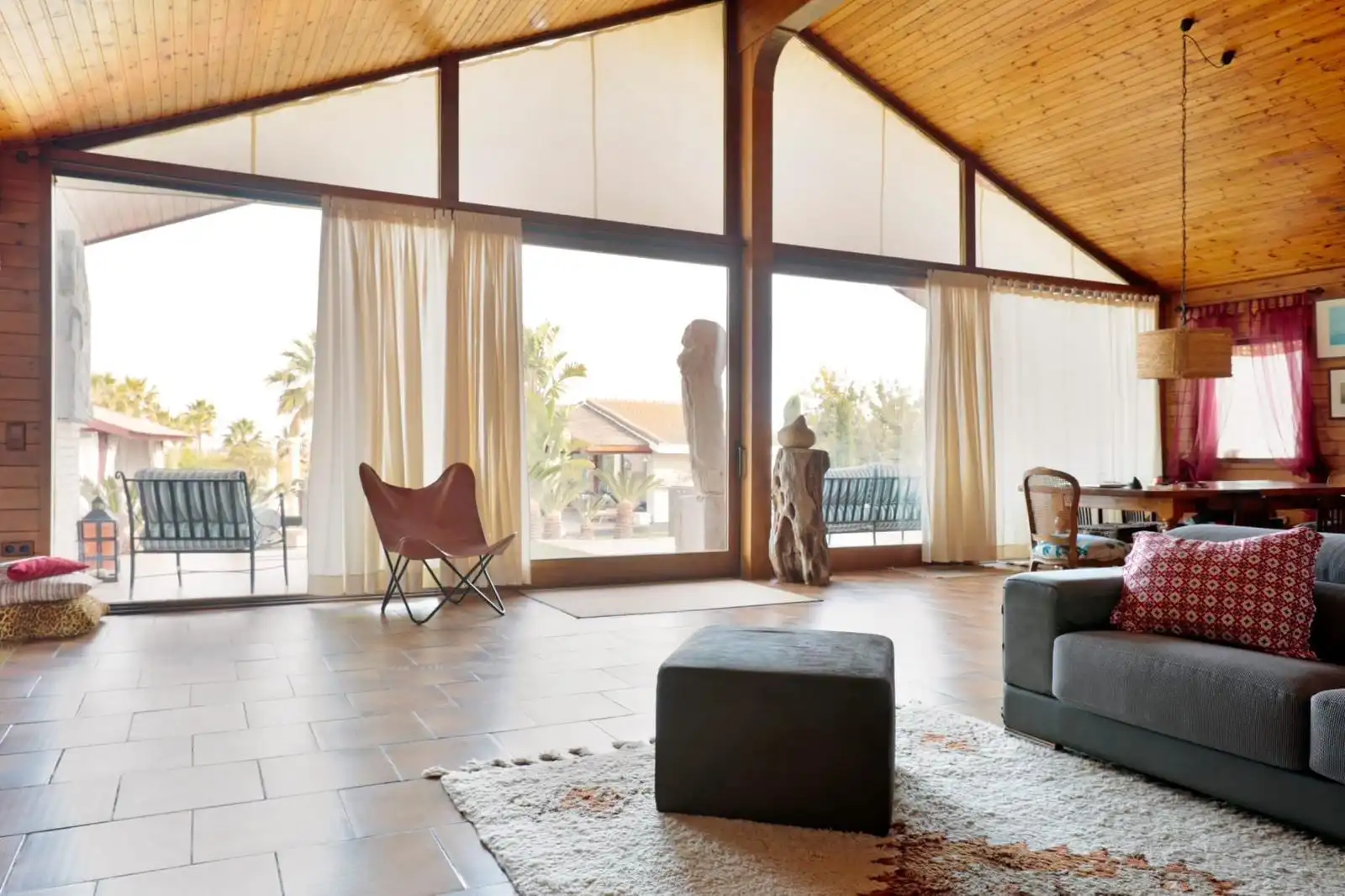 Sala d'estar de Casa o xalet en venda en Valladolid amb Aire condicionat, Calefacció i Jardí privat