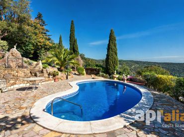 Maison avec piscine à vendre à Carrer Basilea 18