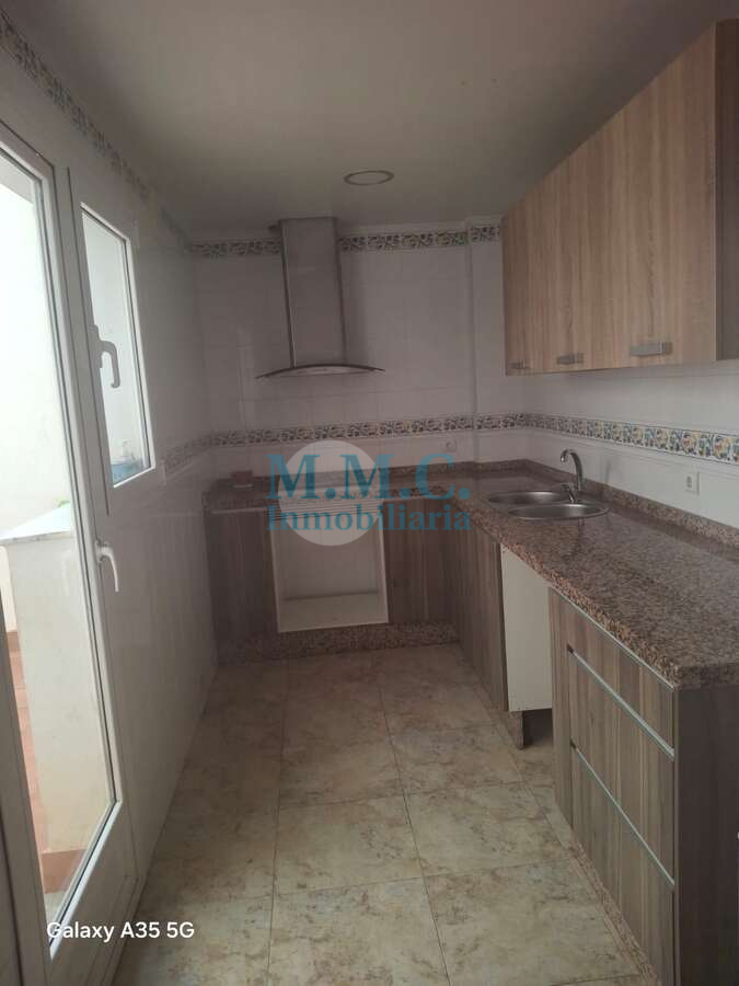 Cuina de Dúplex en venda en Roquetas de Mar amb Aire condicionat, Terrassa i Traster